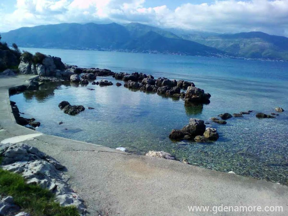 Apartmani Mušović, privatni smeštaj u mestu Krašići, Crna Gora - Plaža-najbliža